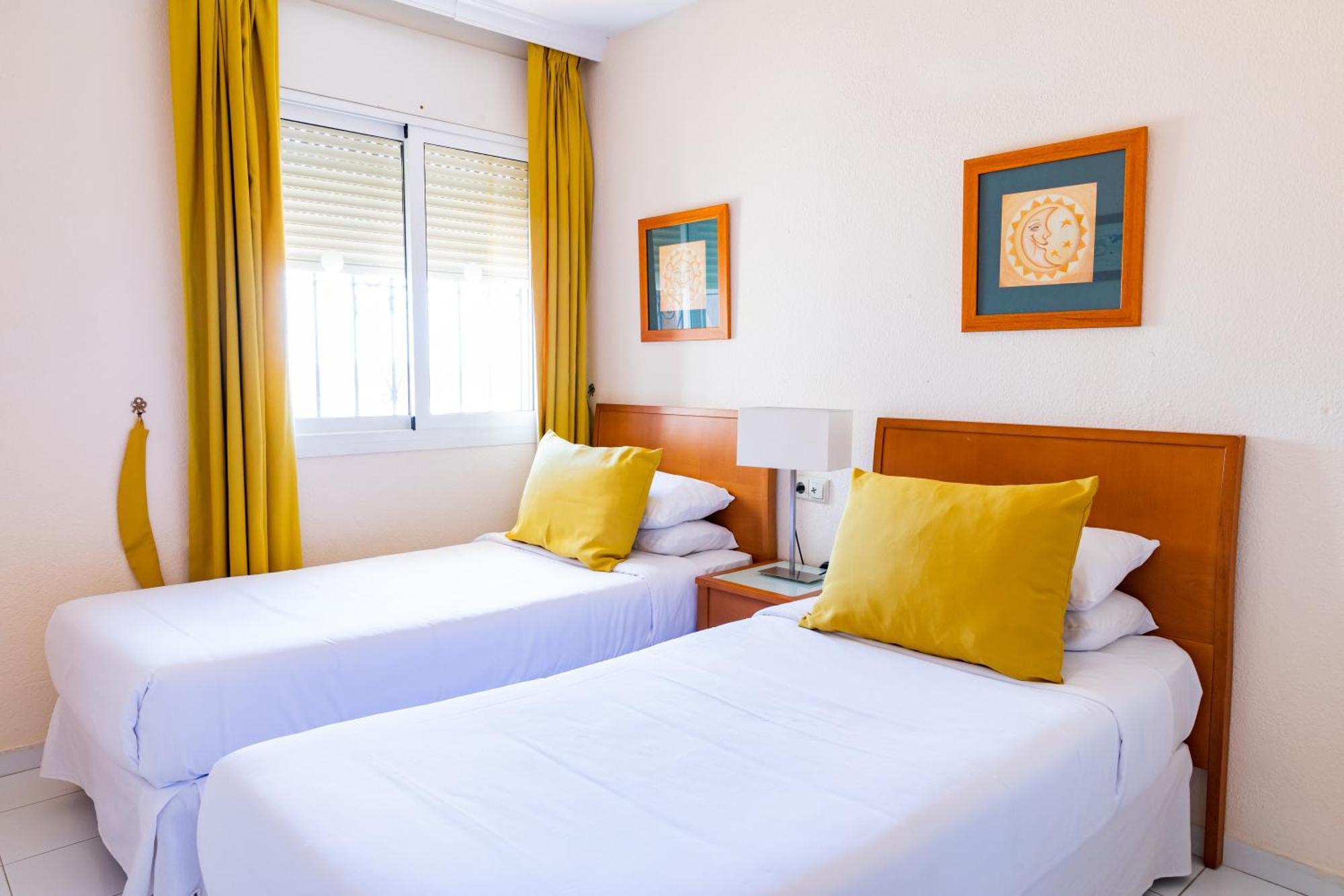Ramada Hotel & Suites By Wyndham Costa Del Sol Fuengirola Exterior photo